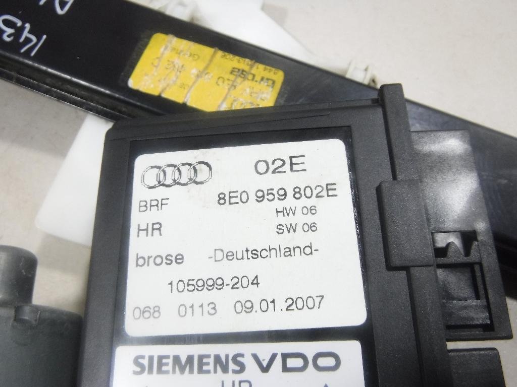 Стеклоподъемник электр. задний правый