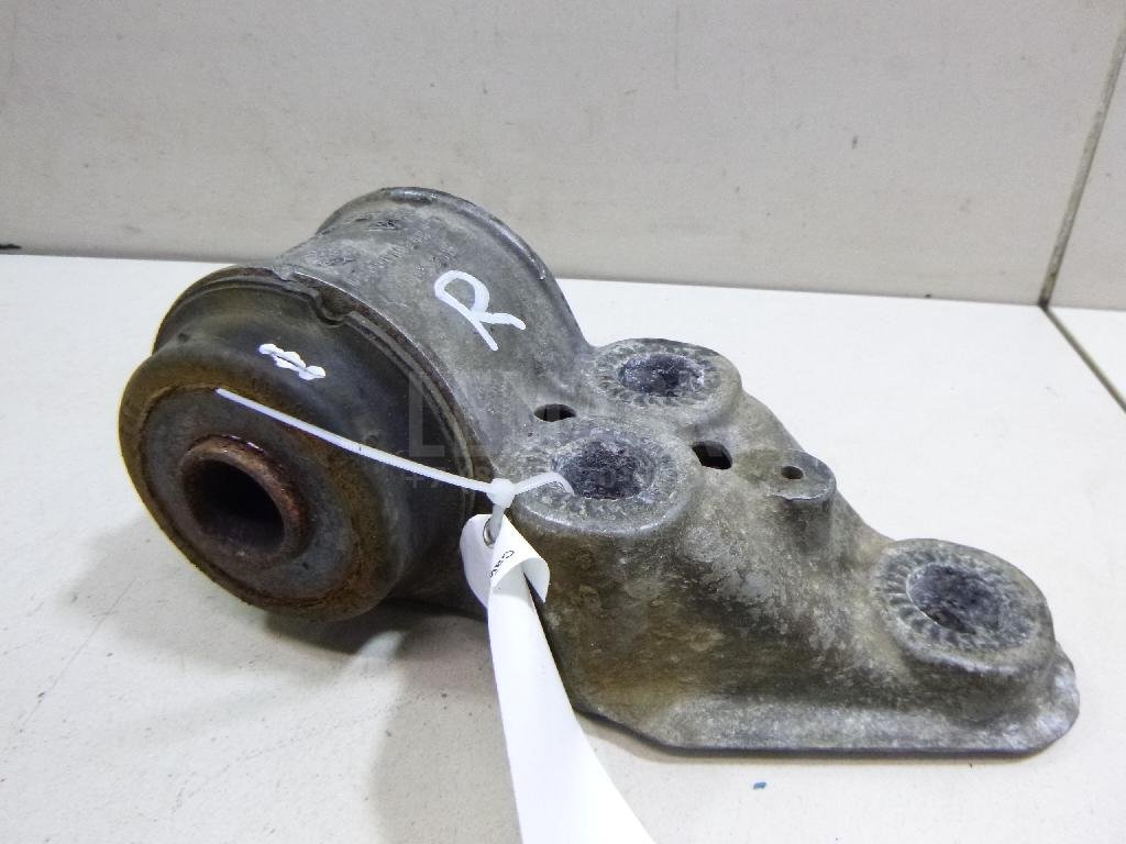 Сайлентблок задней балки правый