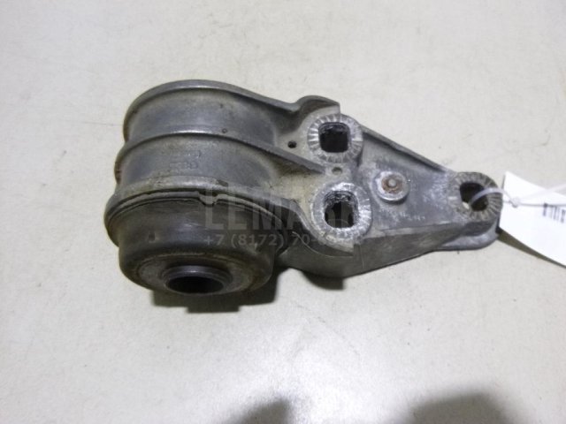 Сайлентблок задней балки правый