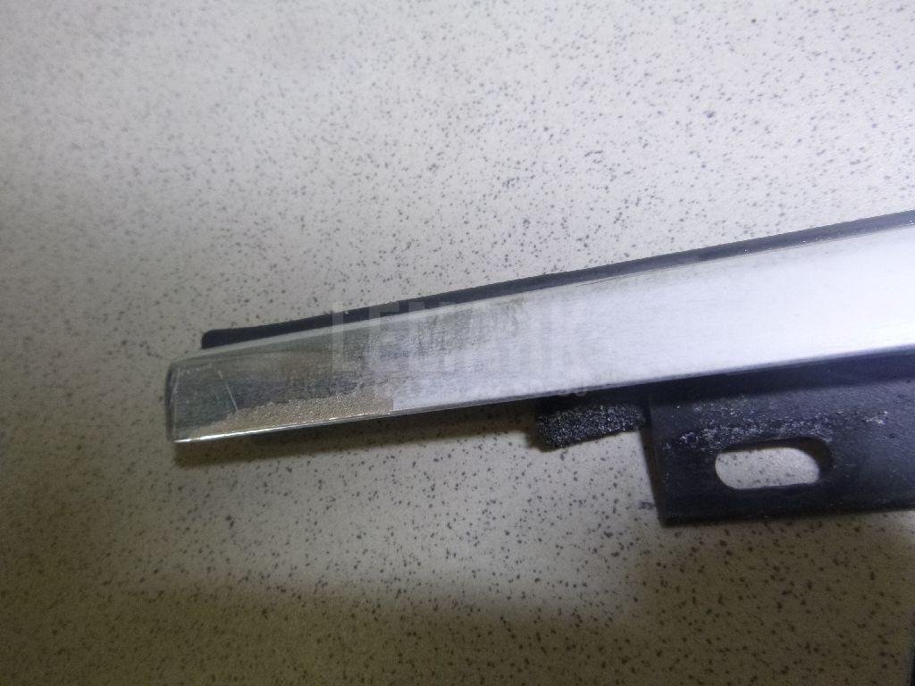 Накладка стекла переднего правого