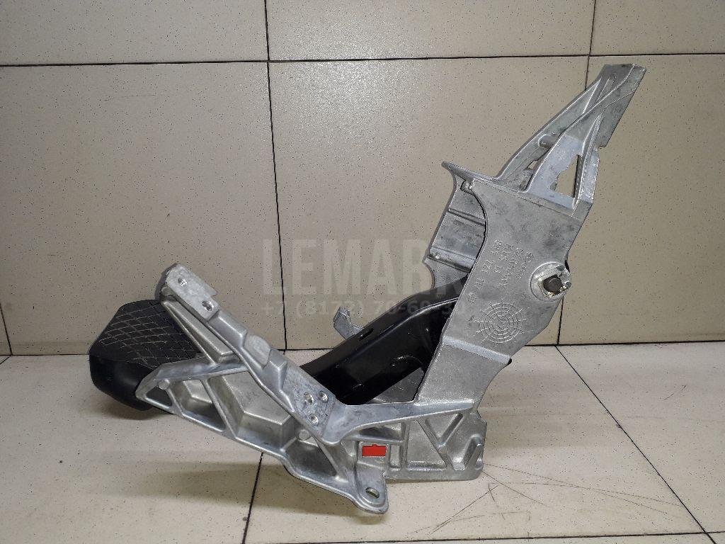 Педаль тормоза