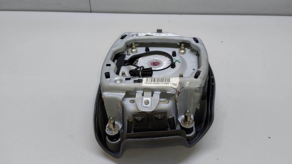 Подушка безопасности в рулевое колесо