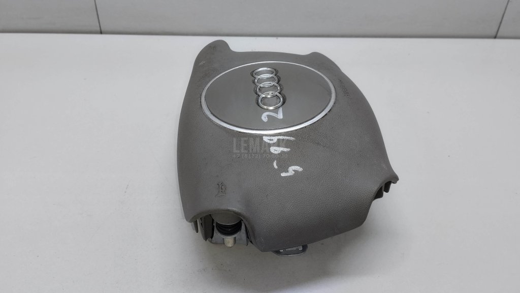 Подушка безопасности в рулевое колесо