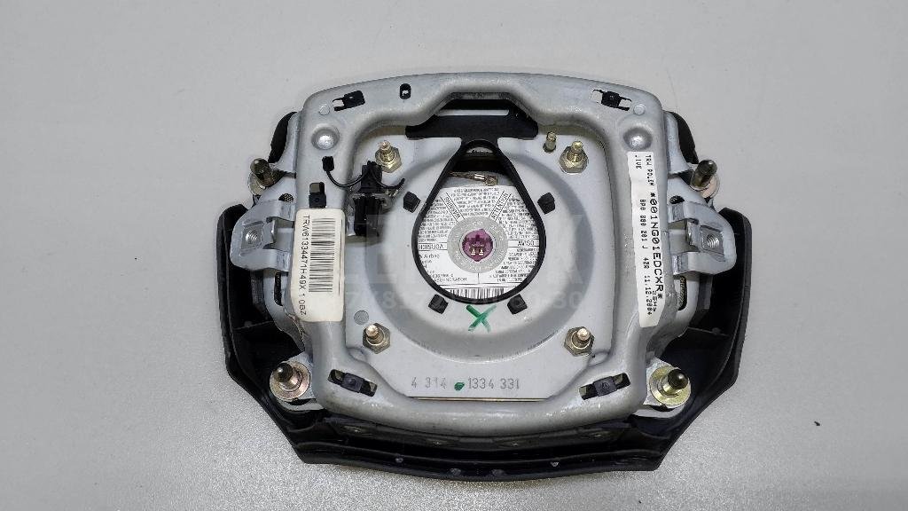 Подушка безопасности в рулевое колесо