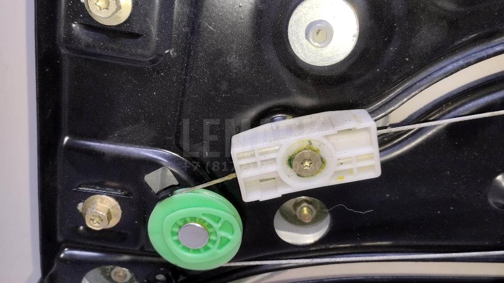 Стеклоподъемник электр. задний правый