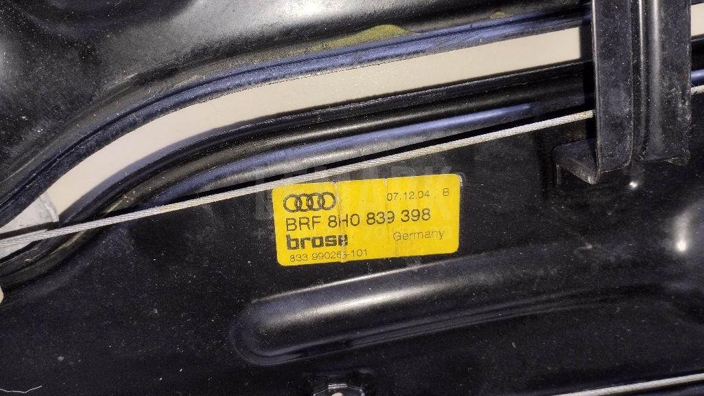 Стеклоподъемник электр. задний правый