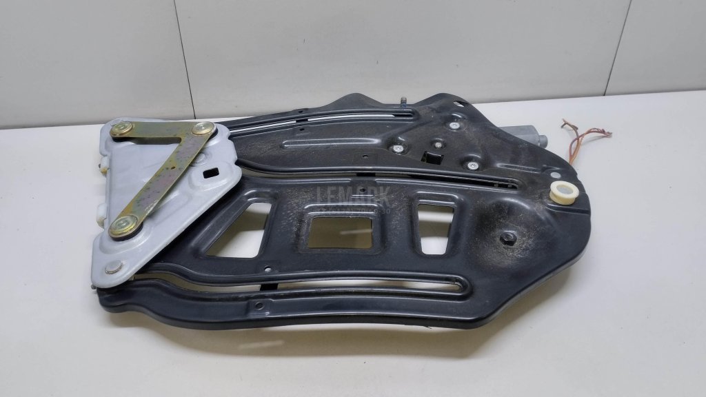 Стеклоподъемник электр. задний правый