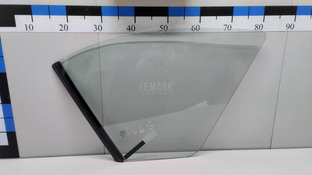 Стекло кузовное открывающееся (форточка) левое