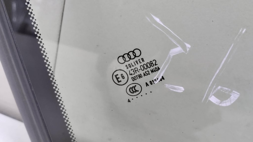 Стекло кузовное открывающееся (форточка) левое