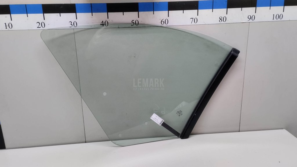 Стекло кузовное открывающееся (форточка) левое