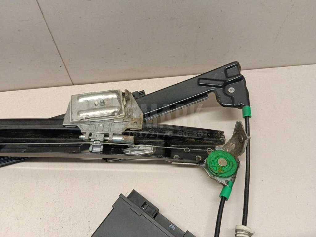 Стеклоподъемник электр. передний левый