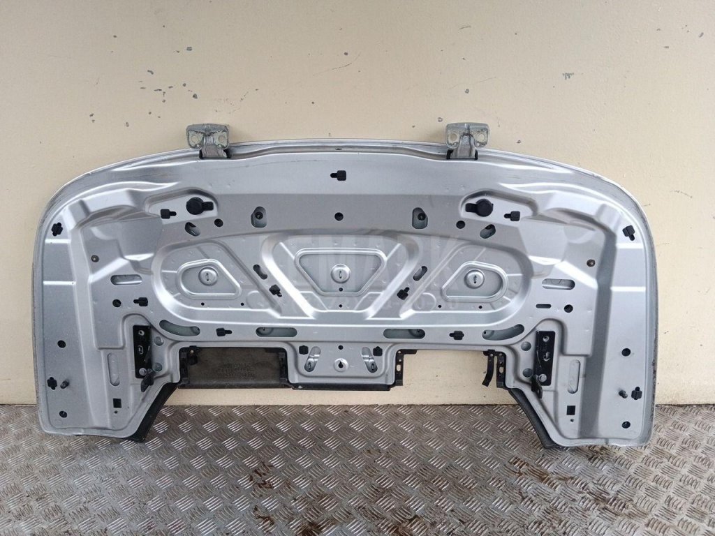 Крышка багажного отделения наружная