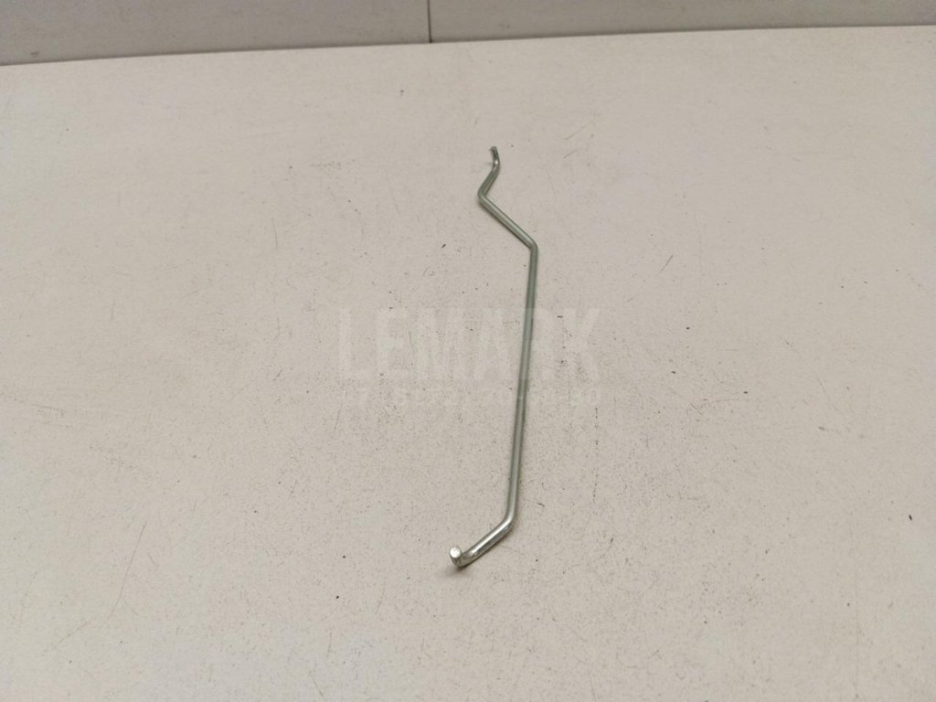 Тяга замка багажника