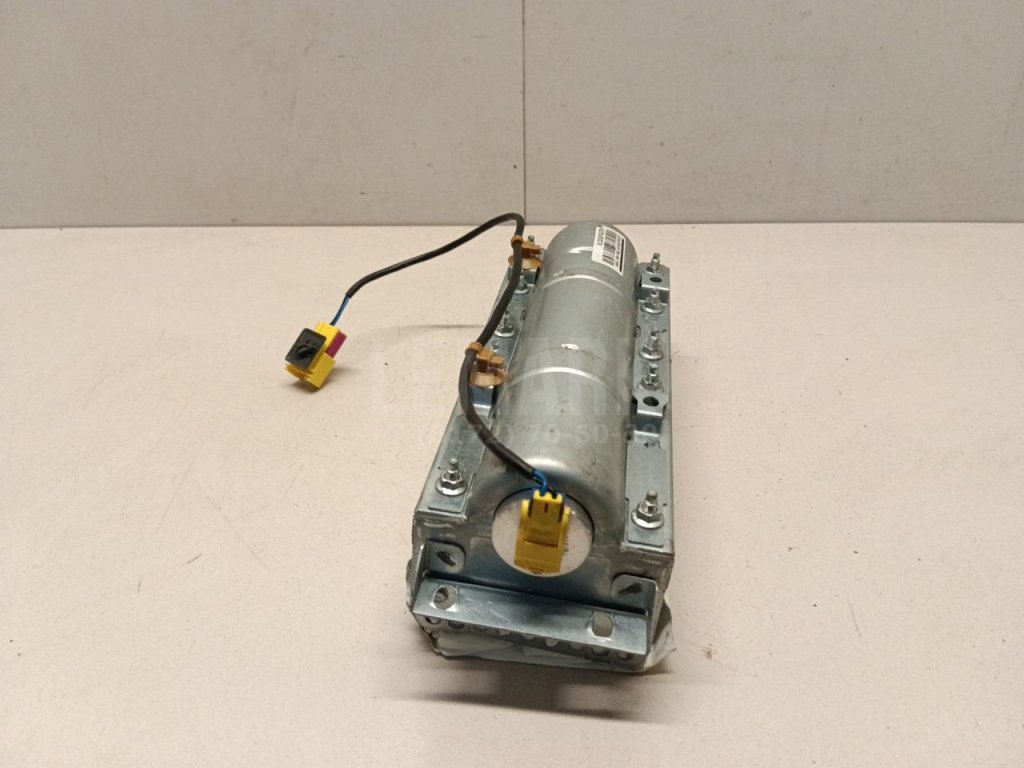 Подушка безопасности пассажирская (в торпедо)