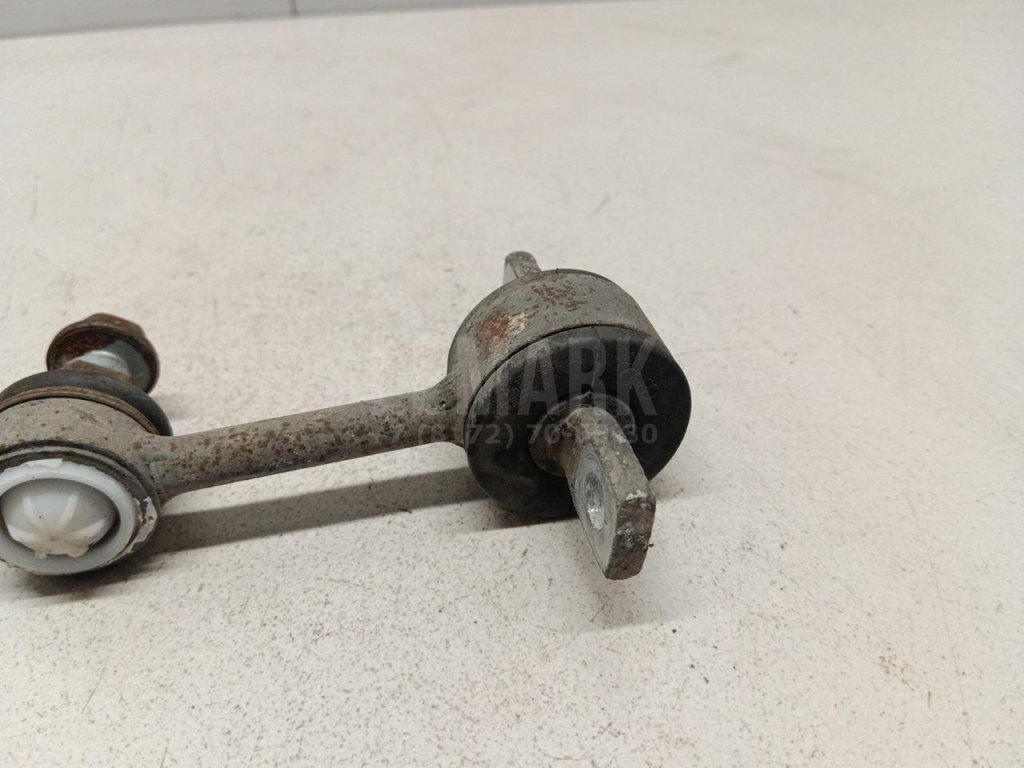 Стойка заднего стабилизатора