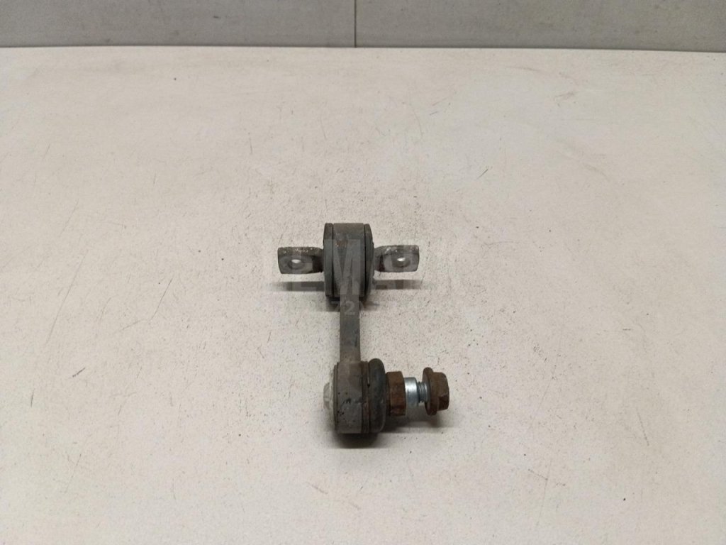 Стойка заднего стабилизатора