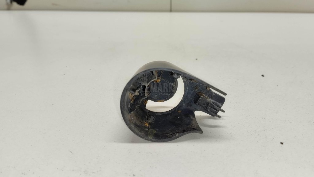 Крышка поводка стеклоочистителя