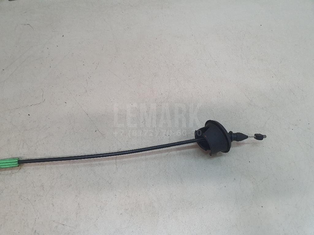 Трос открывания передней двери