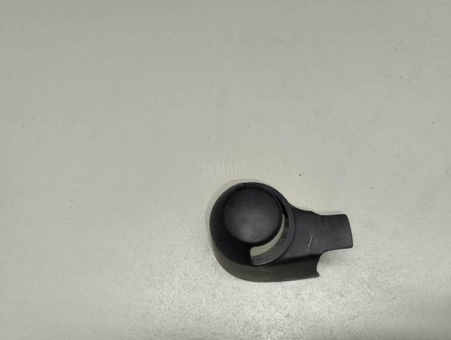 Крышка поводка стеклоочистителя