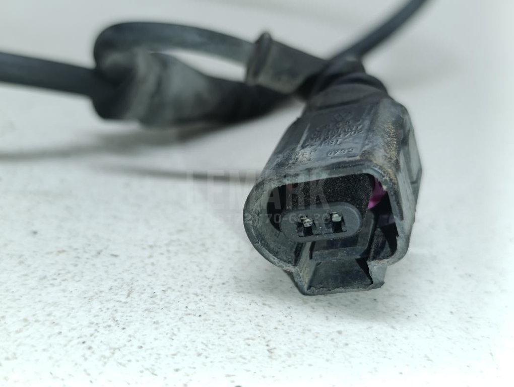 Датчик ABS передний