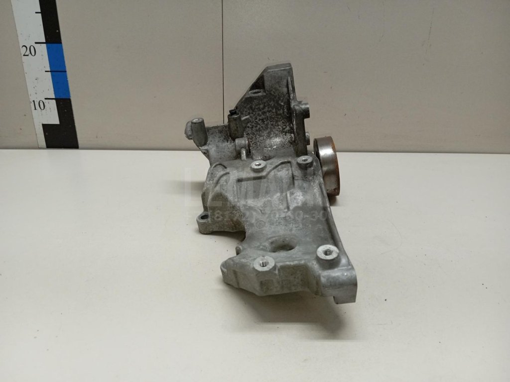 Кронштейн генератора