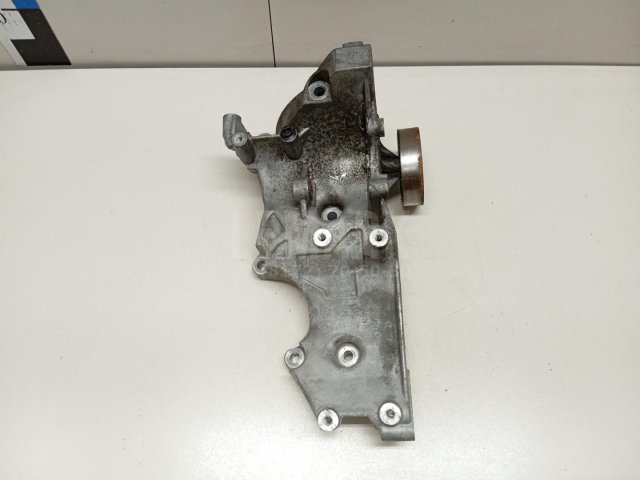 Кронштейн генератора