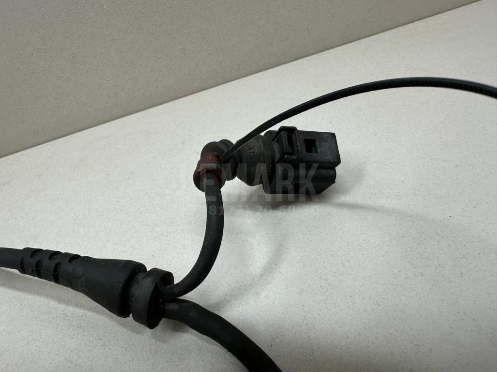 Датчик ABS передний