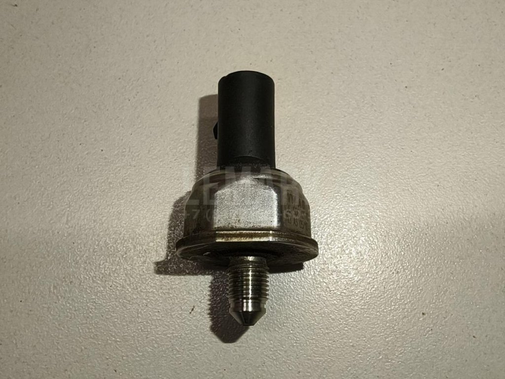 Датчик давления топлива