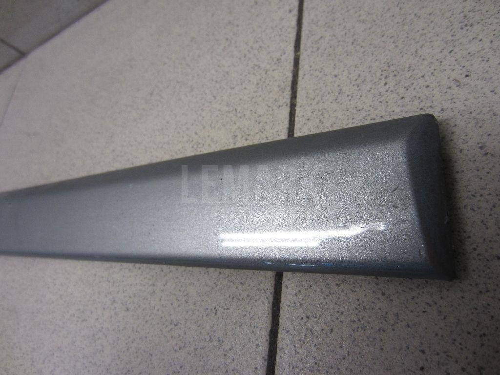 Молдинг задней правой двери