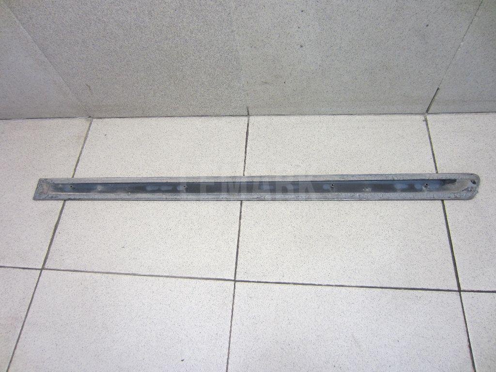 Молдинг задней правой двери