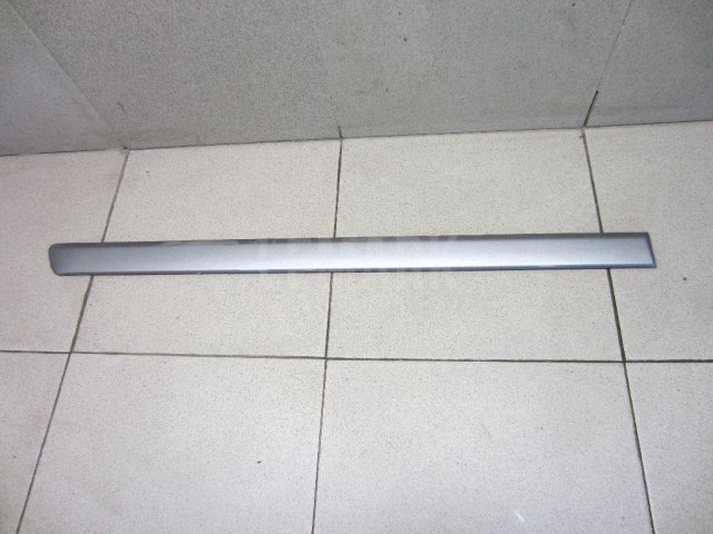 Молдинг задней правой двери