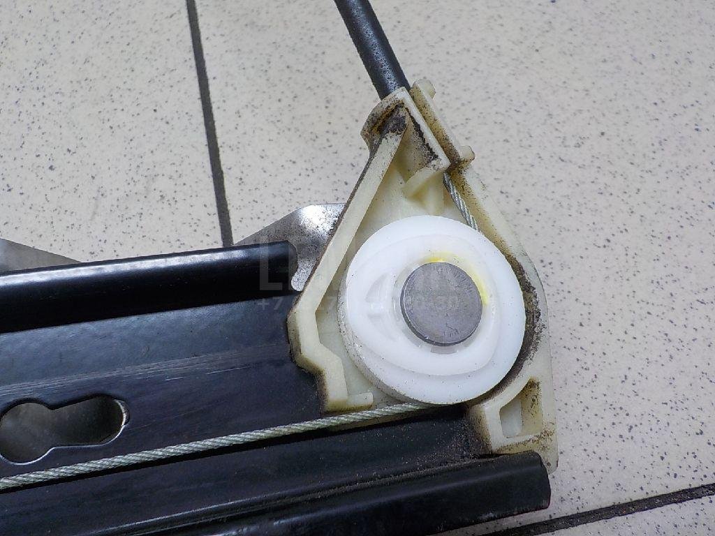 Стеклоподъемник электр. задний правый