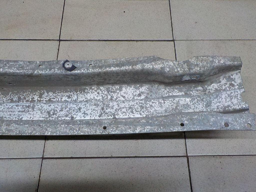 Усилитель заднего бампера