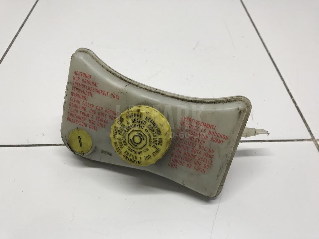 Бачок главного тормозного цилиндра