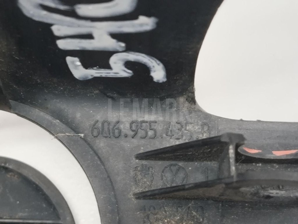 Крышка поводка стеклоочистителя