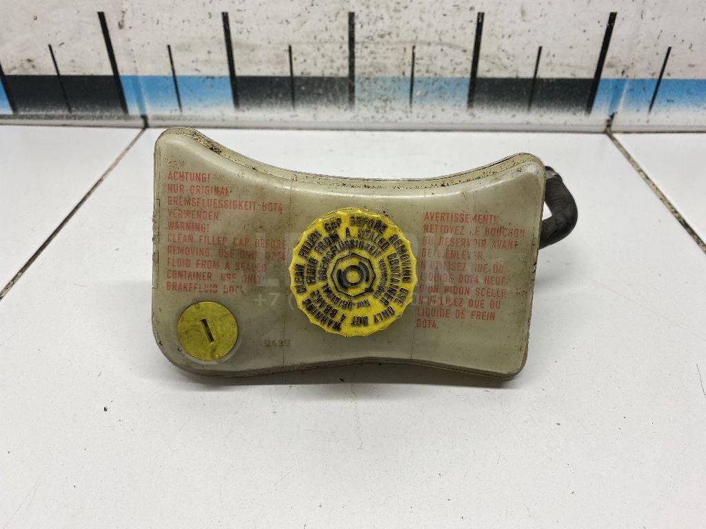 Бачок главного тормозного цилиндра