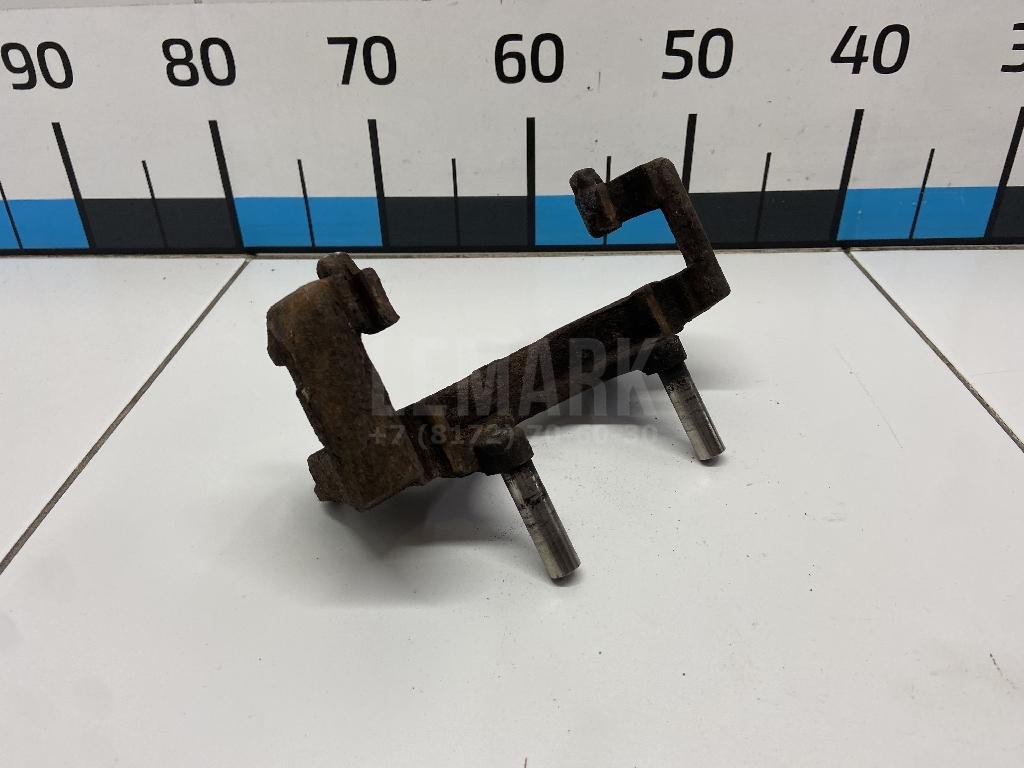 Скоба суппорта переднего