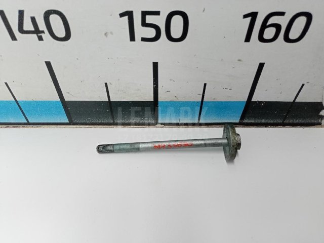 Болт распредвала