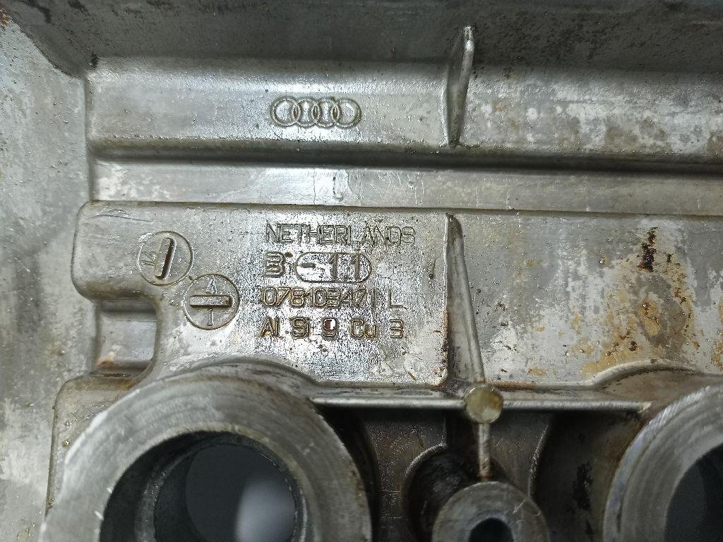 Крышка головки блока (клапанная)