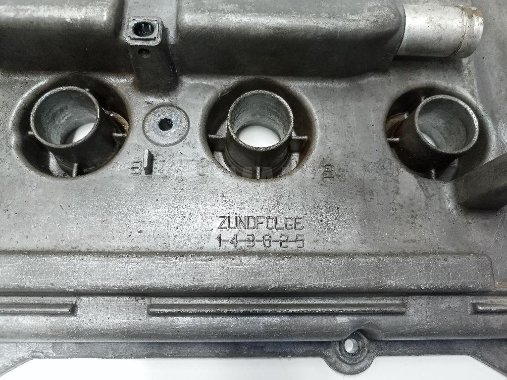 Крышка головки блока (клапанная)