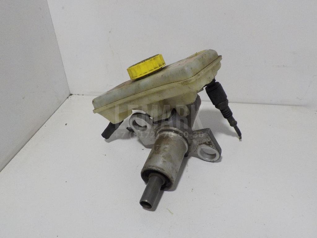 Цилиндр тормозной главный