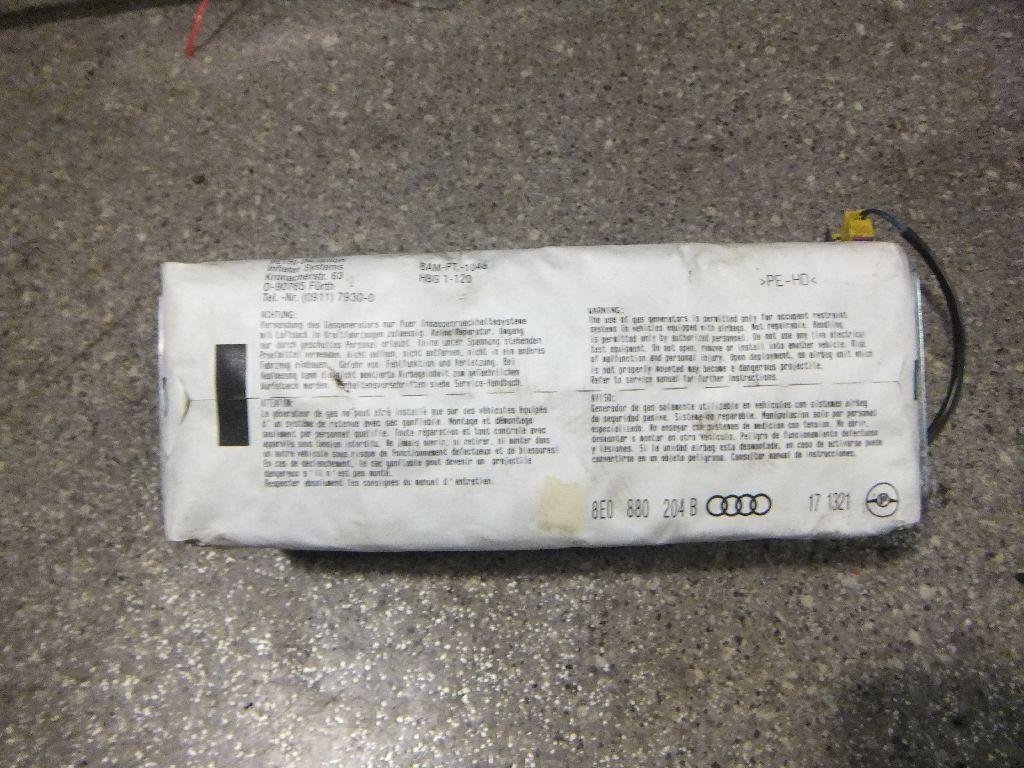 Подушка безопасности пассажирская (в торпедо)