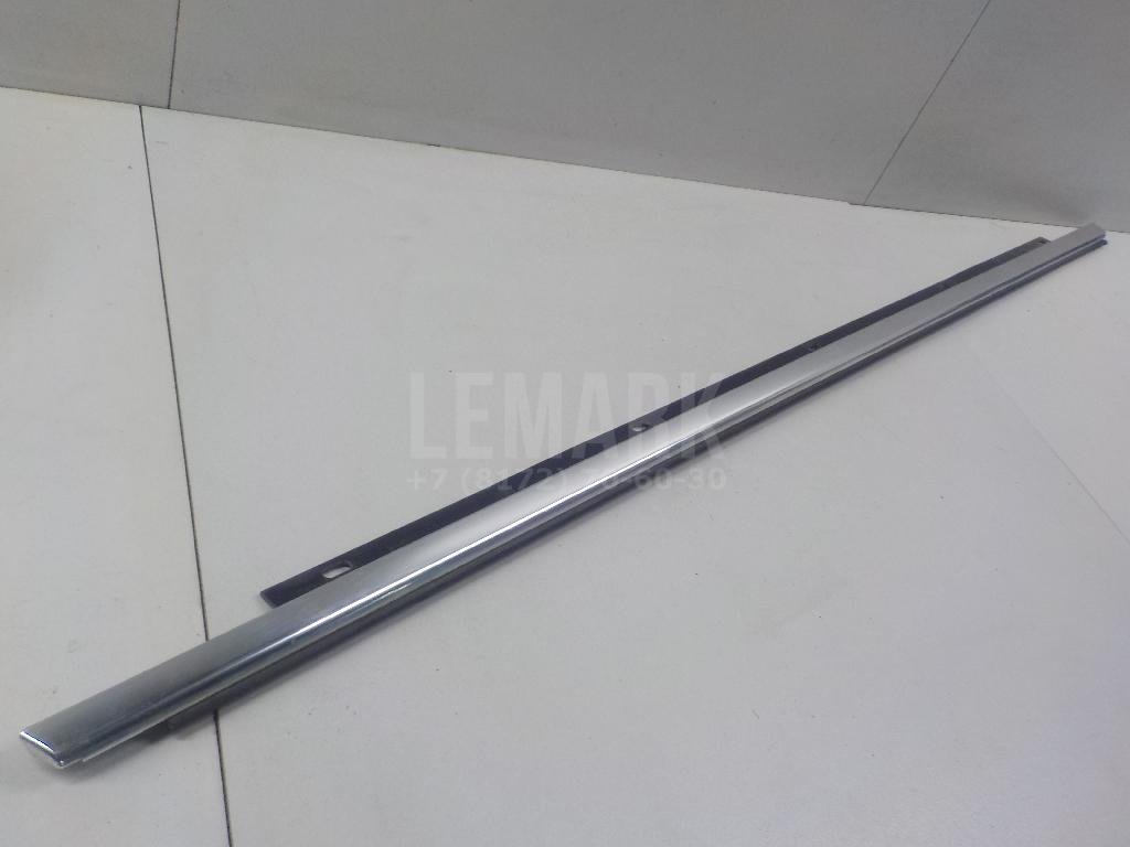 Накладка стекла переднего правого