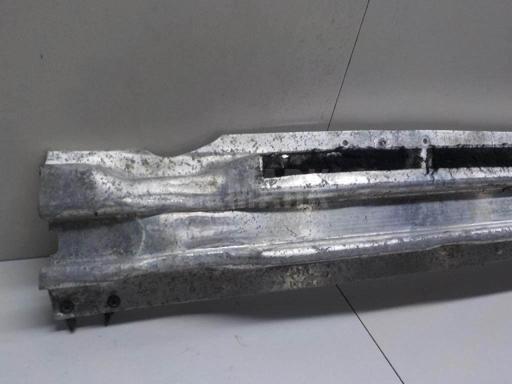 Усилитель заднего бампера