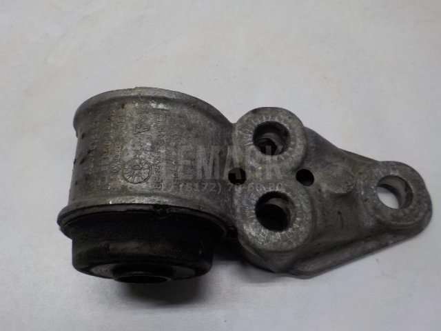 Сайлентблок задней балки правый