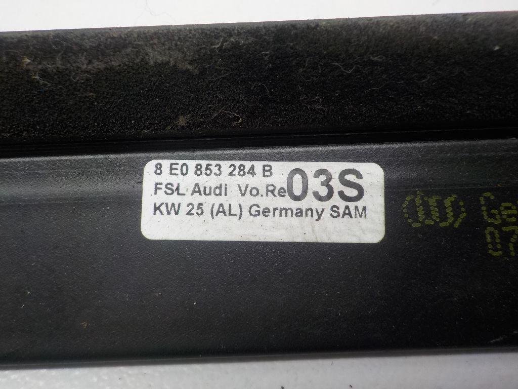 Накладка стекла переднего правого