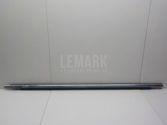 Накладка стекла переднего левого