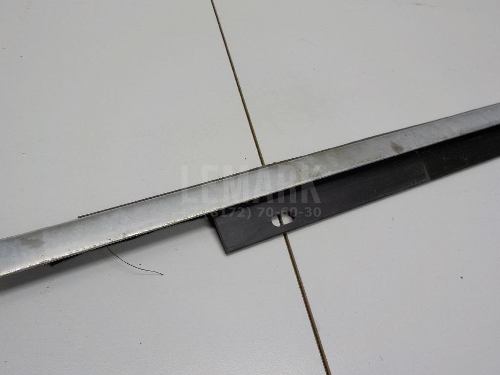 Накладка стекла переднего левого