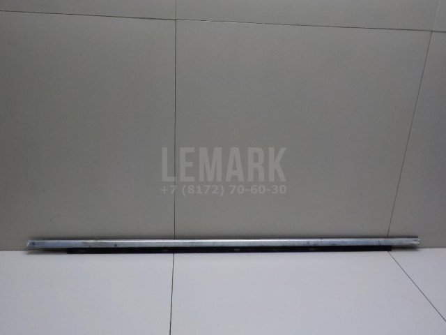 Накладка стекла переднего левого