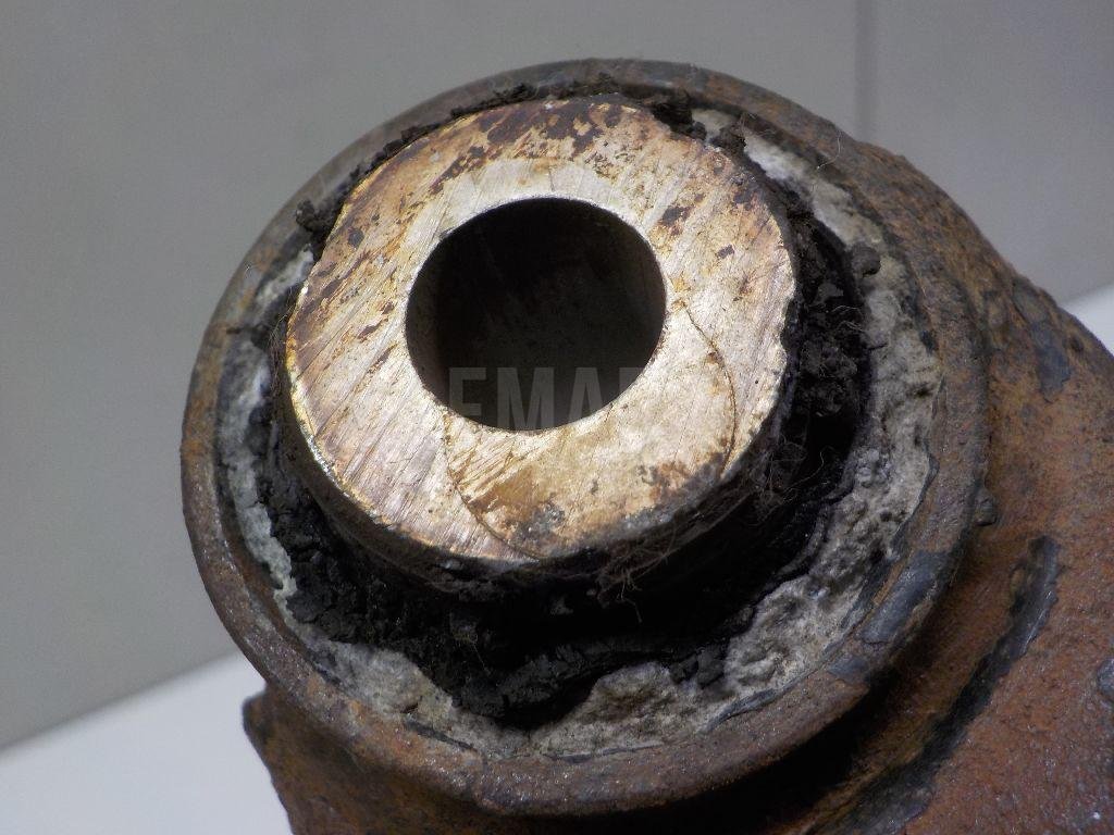 Рычаг задний верхний правый